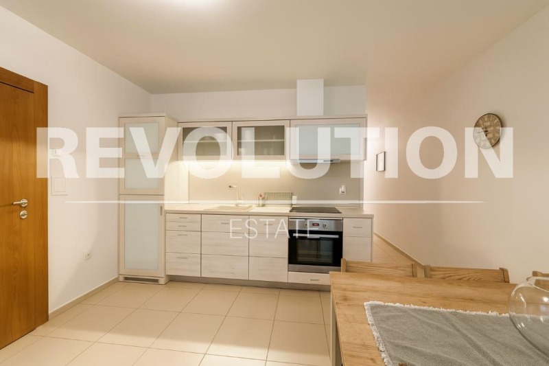 K pronájmu  1 ložnice Varna , Centar , 95 m2 | 64631759