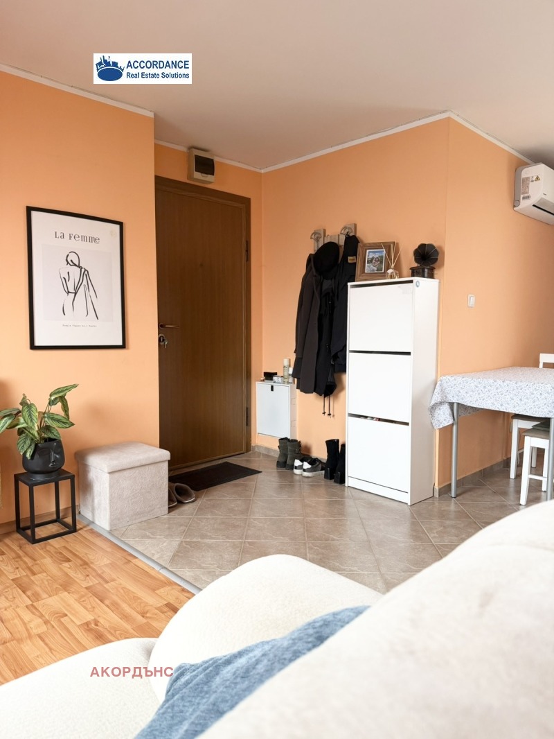 Дава под наем АТЕЛИЕ, ТАВАН, гр. София, Изток