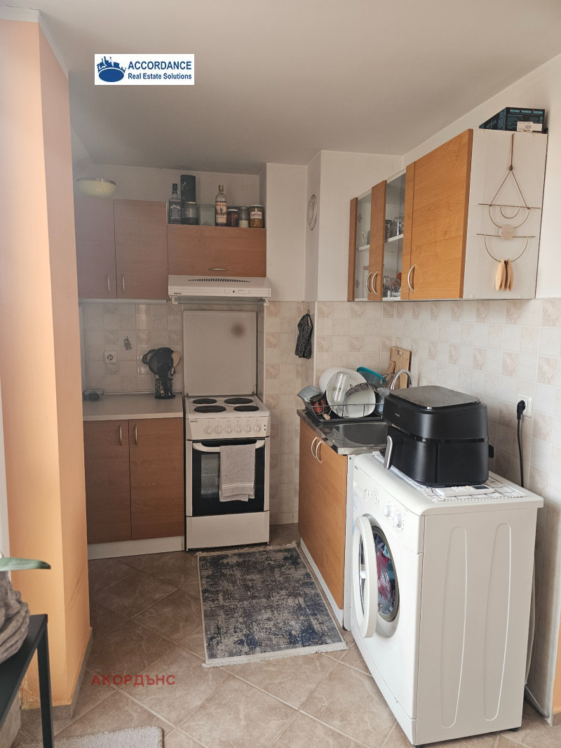 Дава под наем АТЕЛИЕ, ТАВАН, гр. София, Изток, снимка 8 - Апартаменти - 53335194