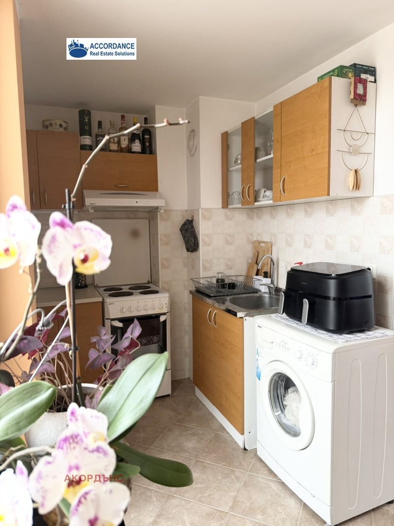 Дава под наем АТЕЛИЕ, ТАВАН, гр. София, Изток, снимка 9 - Апартаменти - 53335194