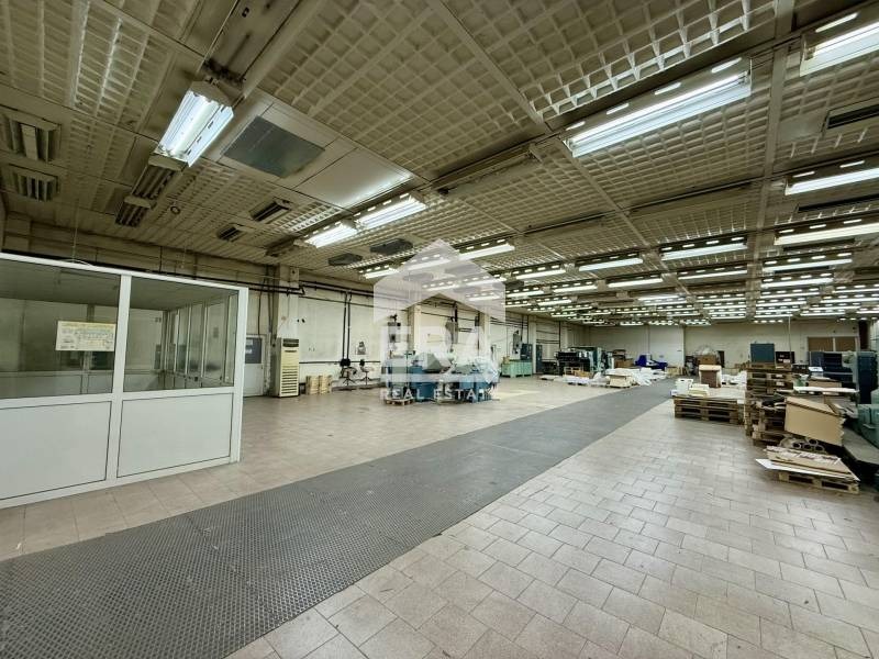 Дава под наем СКЛАД, гр. Велико Търново, Промишлена зона - Запад, снимка 2 - Складове - 53153911