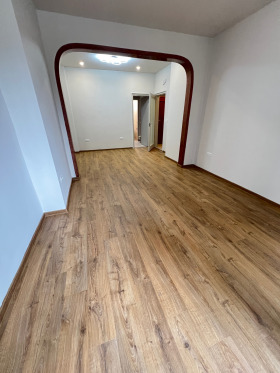 3 Schlafzimmer Zentar, Sofia