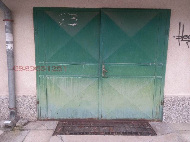 Дава под наем ГАРАЖ, ПАРКОМЯСТО, гр. Шумен, Военно училище