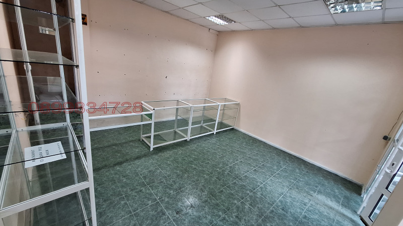 Дава под наем МАГАЗИН, гр. Троян, област Ловеч, снимка 3 - Магазини - 52784169