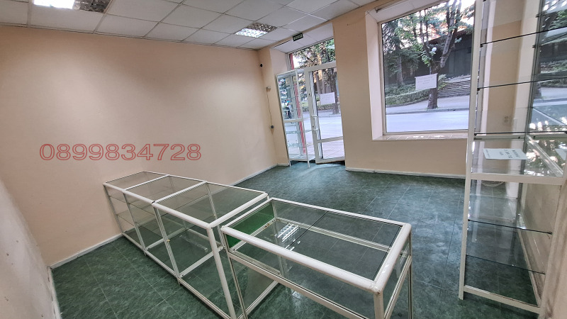 Дава под наем МАГАЗИН, гр. Троян, област Ловеч, снимка 2 - Магазини - 52784169