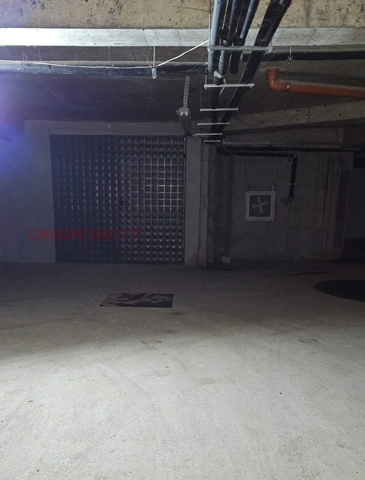 Дава под наем ГАРАЖ, ПАРКОМЯСТО, гр. Велико Търново, Бузлуджа, снимка 4 - Гаражи и паркоместа - 53411649