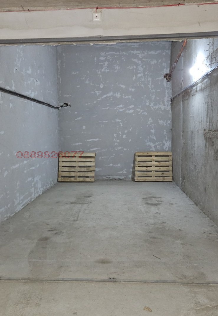 Дава под наем ГАРАЖ, ПАРКОМЯСТО, гр. Велико Търново, Бузлуджа, снимка 7 - Гаражи и паркоместа - 53411649