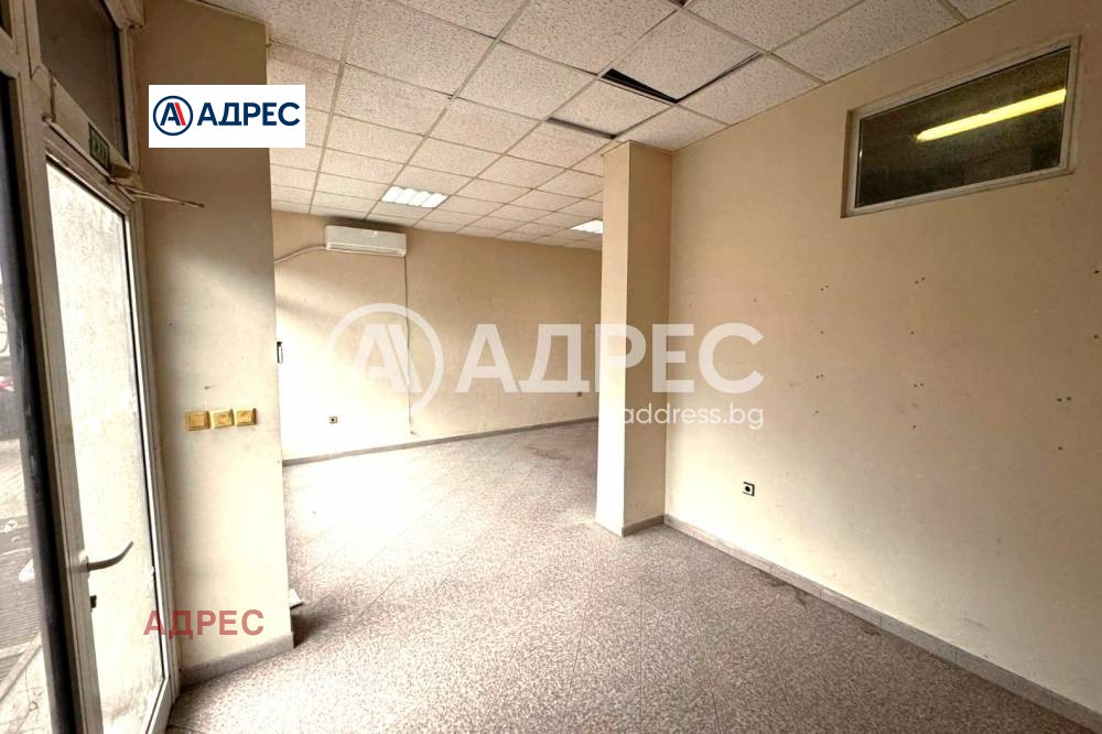 Дава под наем МАГАЗИН, гр. Варна, Лятно кино Тракия, снимка 2 - Магазини - 53734361