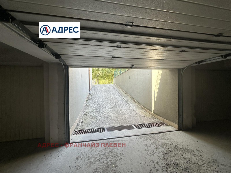 Дава под наем ГАРАЖ, ПАРКОМЯСТО, гр. Плевен, Широк център, снимка 4 - Гаражи и паркоместа - 53518821