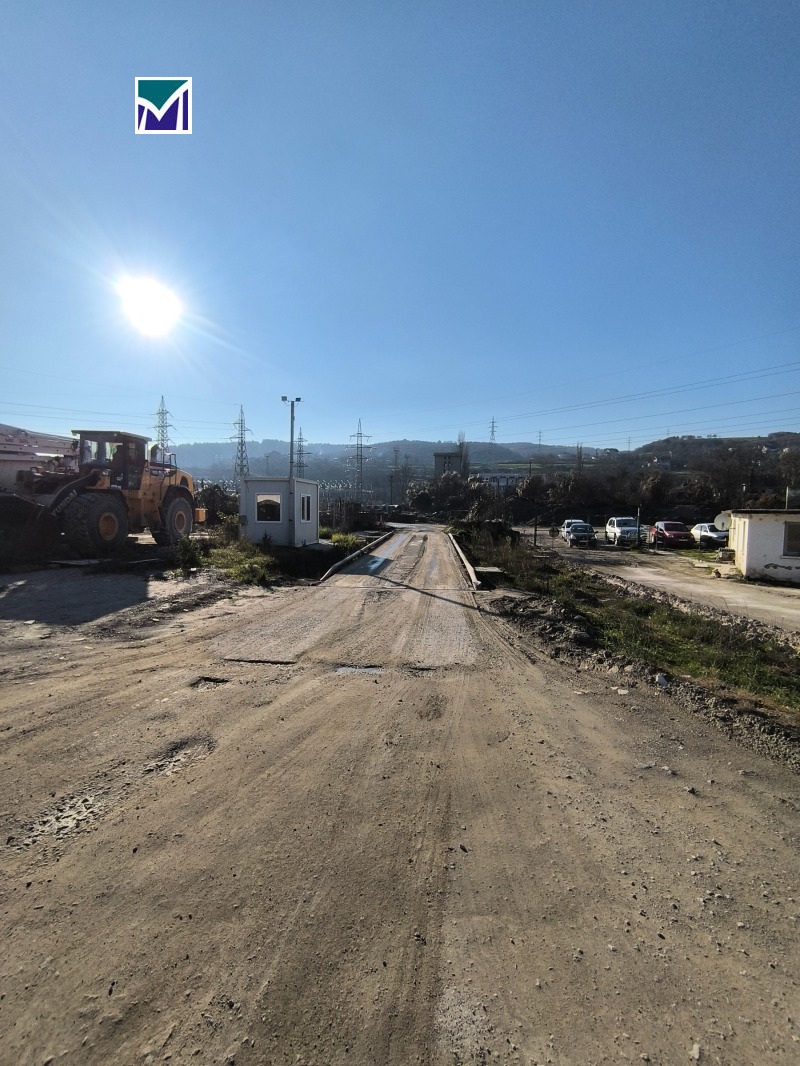 Дава под наем ПРОМ. ПОМЕЩЕНИЕ, гр. Мездра, област Враца, снимка 10 - Производствени сгради - 52751465