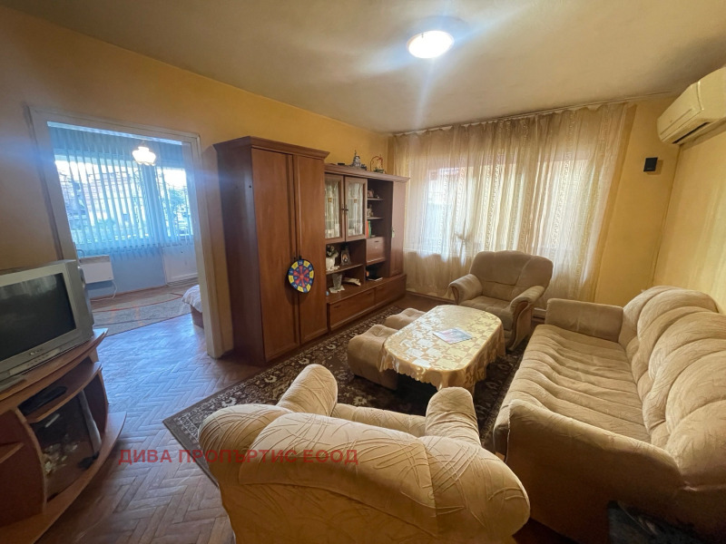 Дава под Наем 3-СТАЕН в област София, гр. Самоков - 90 кв.м / 500 € » 977.92 лв., ДИВА ПРОПЪРТИС ЕООД