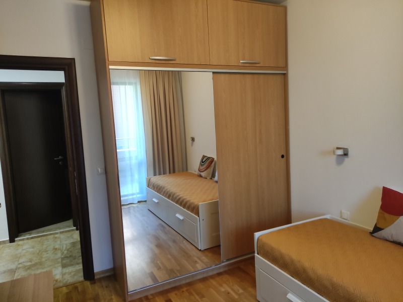 Дава под наем  4-стаен град София , Изток , 180 кв.м | 70034474 - изображение [12]