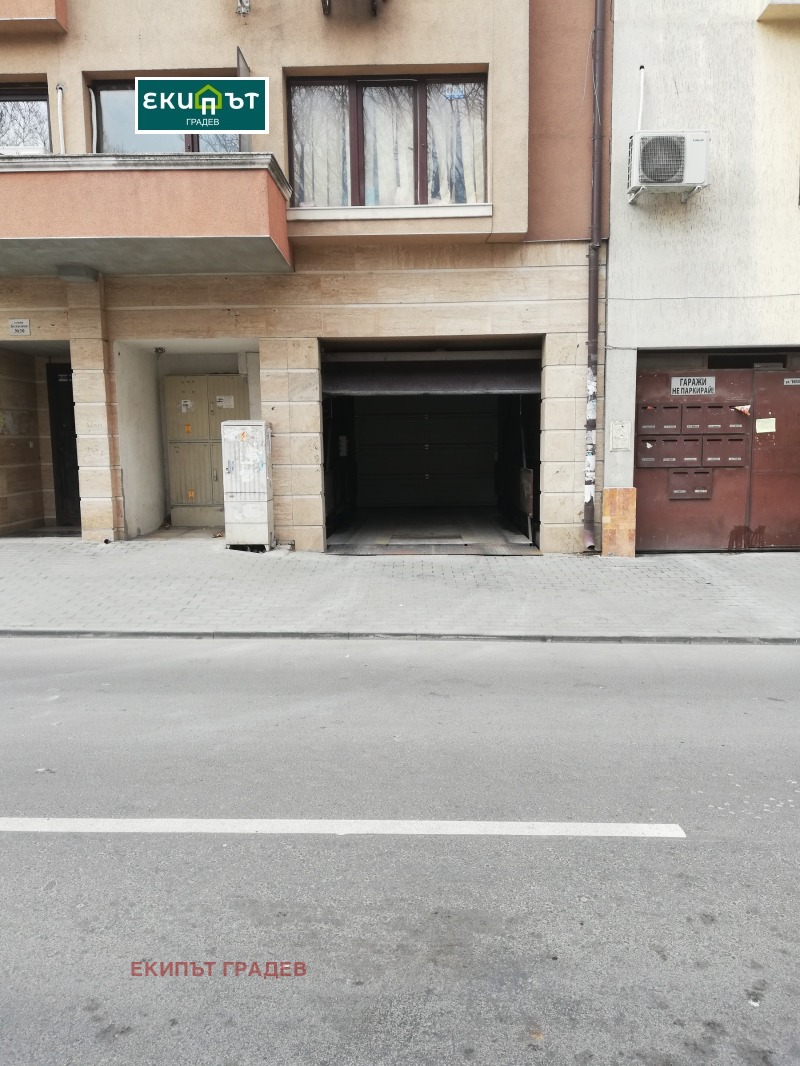 Kiadó  Parkolóhely Varna , Kolhozen pazar , 14 négyzetméter | 66389444