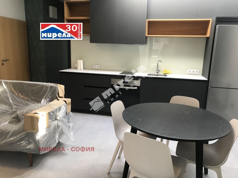 Дава под наем 2-СТАЕН, гр. София, Център