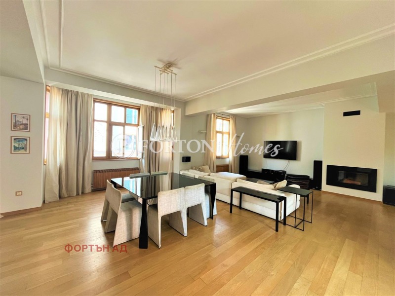 Дава под наем  3-стаен град София , Център , 225 кв.м | 39934865
