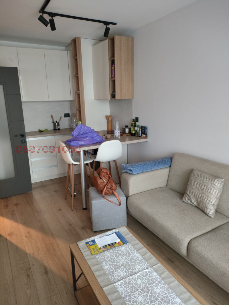 Дава под наем 3-СТАЕН, гр. Пловдив, Южен