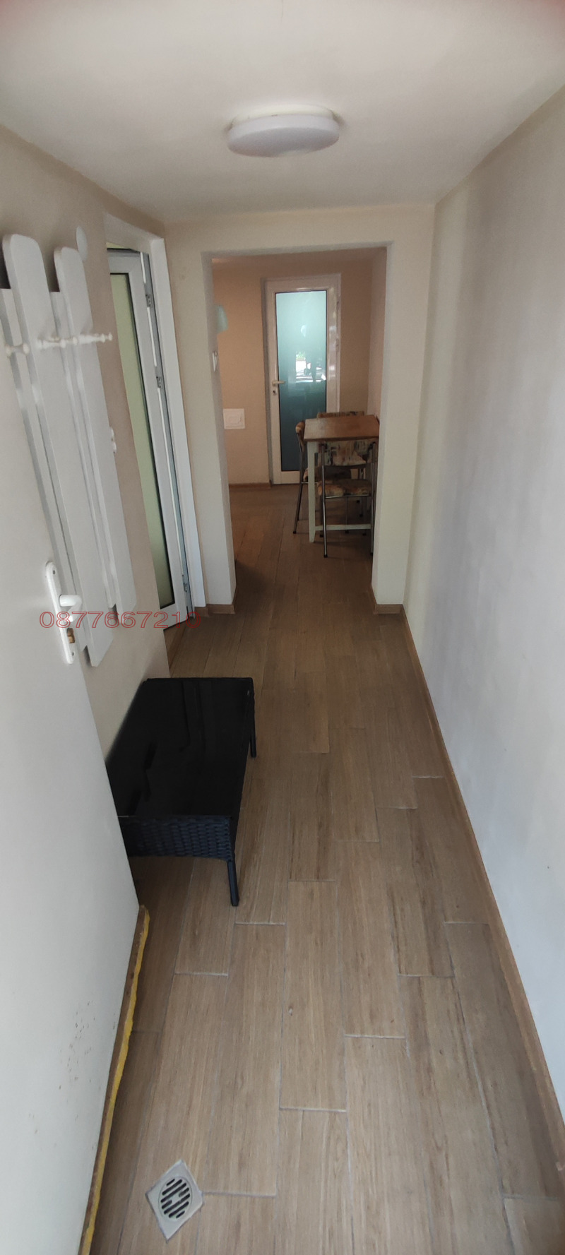 Дава под наем ЕТАЖ ОТ КЪЩА, гр. Варна, Колхозен пазар