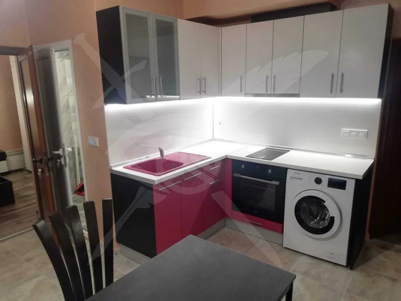 Дава под нем  2-стаен, град Варна, Колхозен пазар •  390 EUR • ID 18789008 — holmes.bg - [1] 