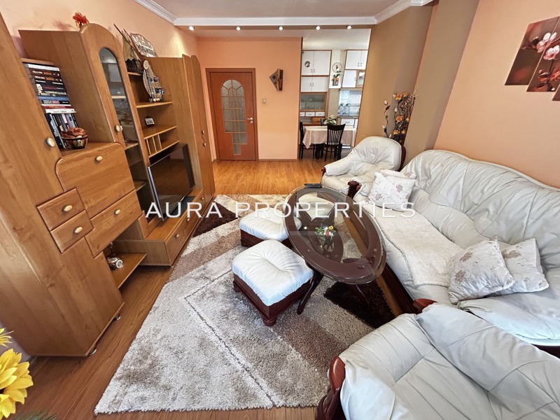 Дава под Наем 3-СТАЕН в град Разград, Варош - 92 кв.м / 480.61 € » 940 лв., ЕВОЛЮТ - ХП