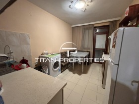 2 slaapkamers Lazur, Burgas 6