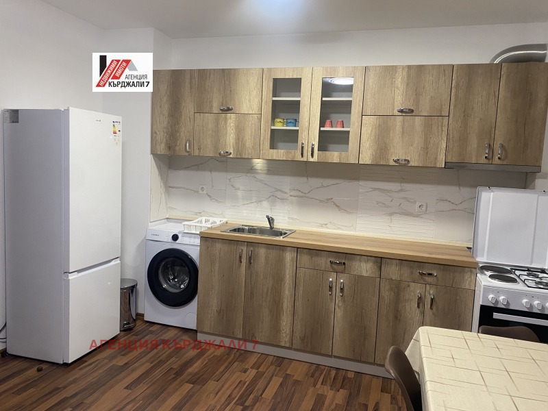 Дава под наем 2-СТАЕН, гр. Кърджали, Възрожденци