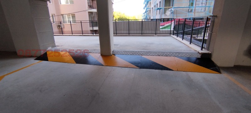 Дава под наем ГАРАЖ, ПАРКОМЯСТО, гр. Варна, Левски 1, снимка 3 - Гаражи и паркоместа - 52784715