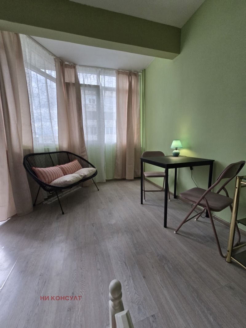 Kiadó  Stúdió Sofia , Ljulin 7 , 30 négyzetméter | 19047900 - kép [3]