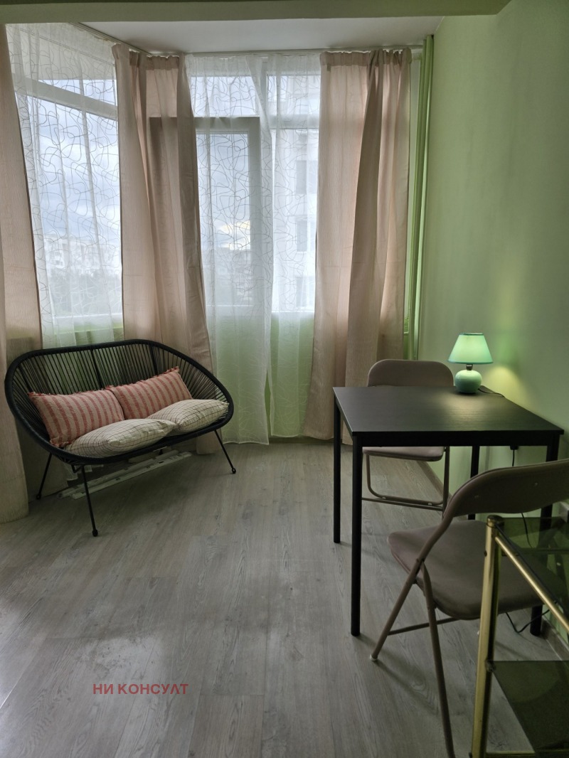 Kiadó  Stúdió Sofia , Ljulin 7 , 30 négyzetméter | 19047900 - kép [6]