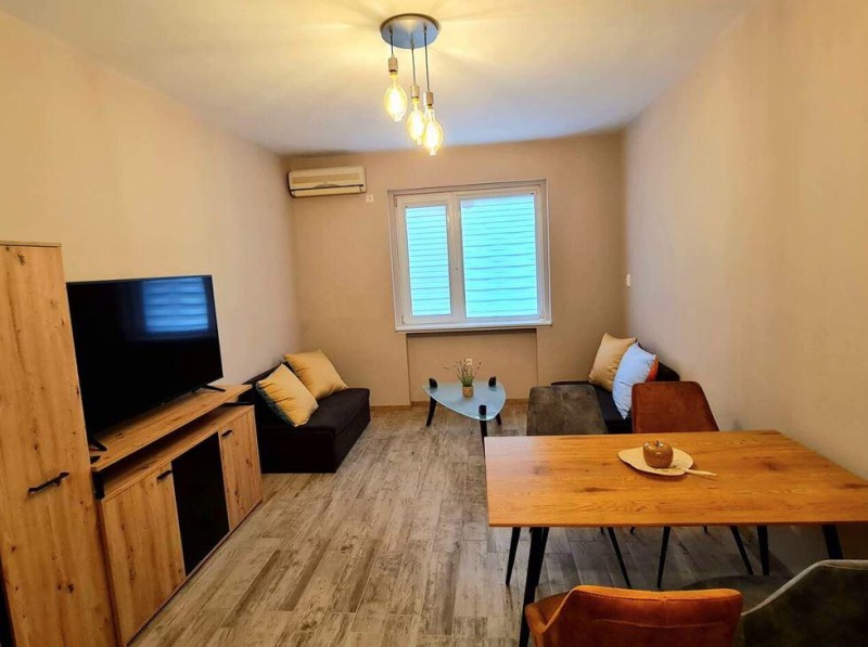 Kiadó  1 hálószoba Varna , Centar , 50 négyzetméter | 63039973
