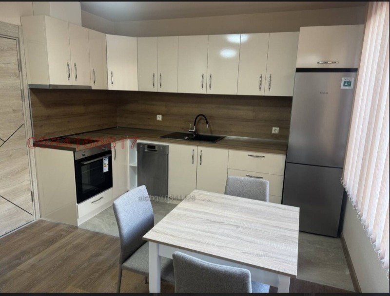 Дава под наем 3-СТАЕН, гр. Благоевград, Широк център