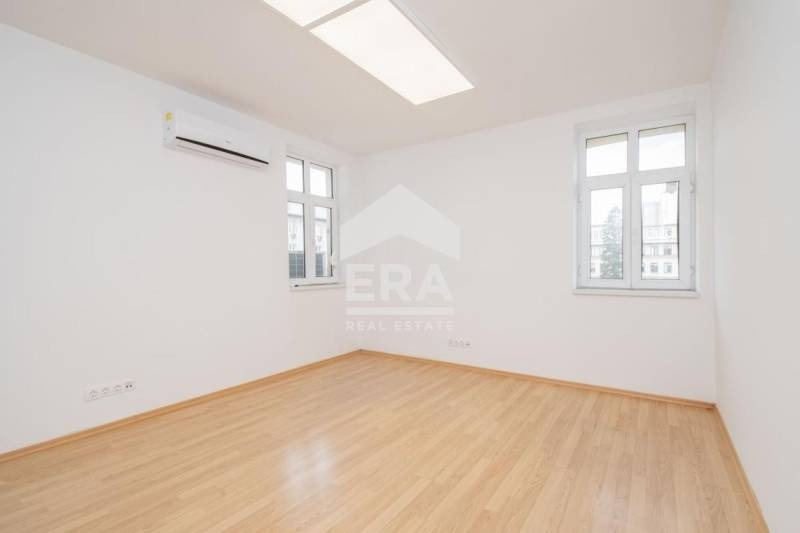 Дава под наем ОФИС, гр. София, Център