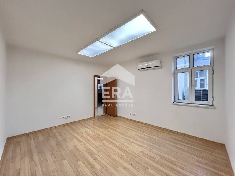 Дава под наем ОФИС, гр. София, Център, снимка 2 - Офиси - 53432843