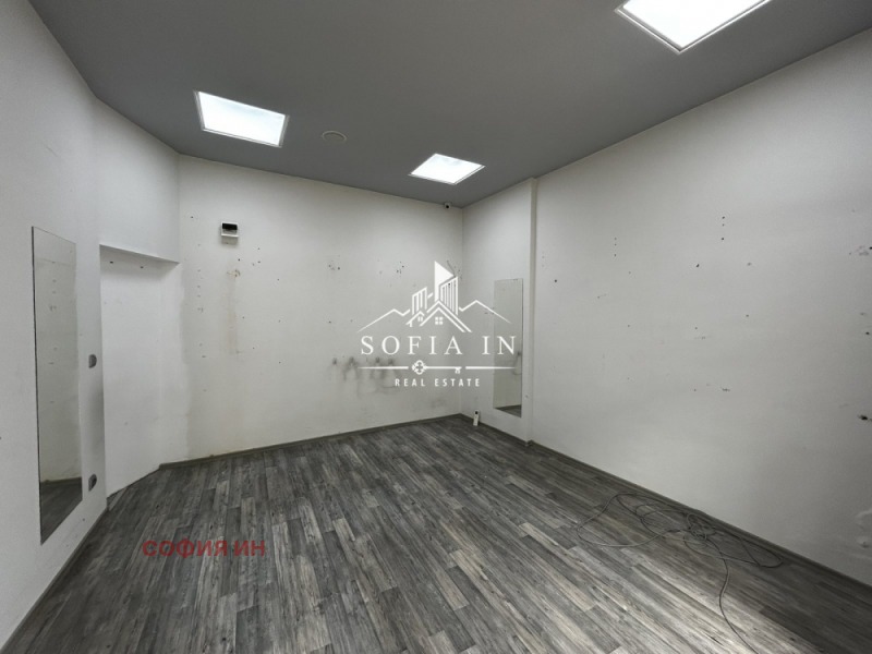 Дава под наем МАГАЗИН, гр. Благоевград, Идеален център, снимка 2 - Магазини - 52648113