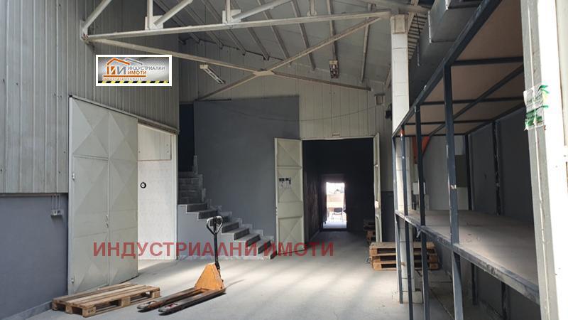 En renta  Almacenamiento Plovdiv , Industrialna zona - Sever , 375 metros cuadrados | 18381910