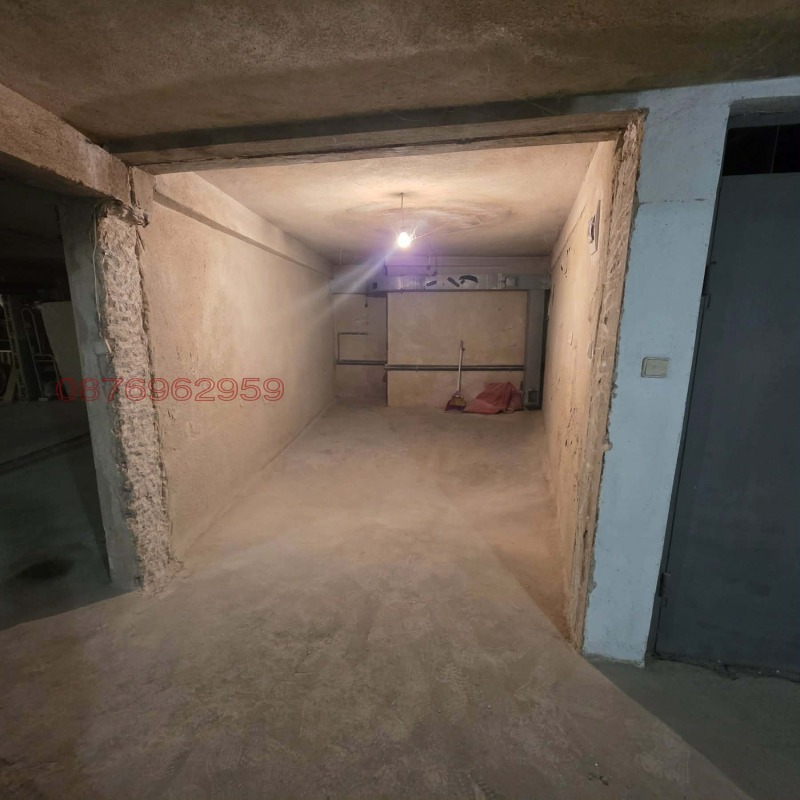 Дава под наем ГАРАЖ, ПАРКОМЯСТО, гр. Варна, Операта, снимка 2 - Гаражи и паркоместа - 52956279