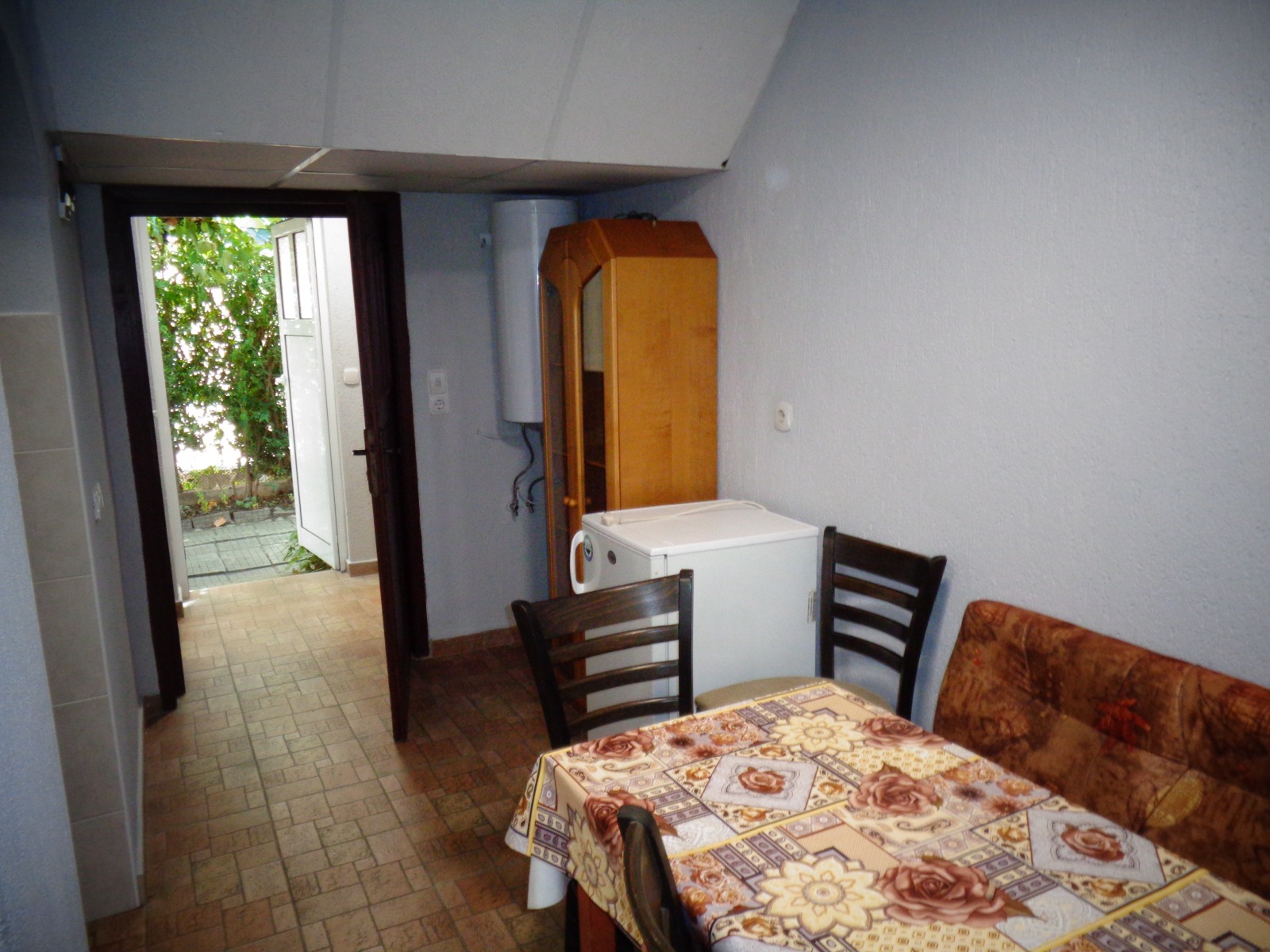 Дава под наем 3-СТАЕН, гр. София, област София-град, снимка 2 - Апартаменти - 53993016