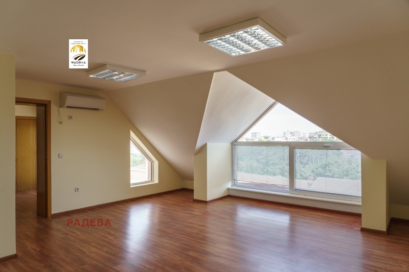 Дава под Наем ОФИС в град Русе, Център - 107 кв.м / 636 € » 1 243.91 лв., РАДЕВА
