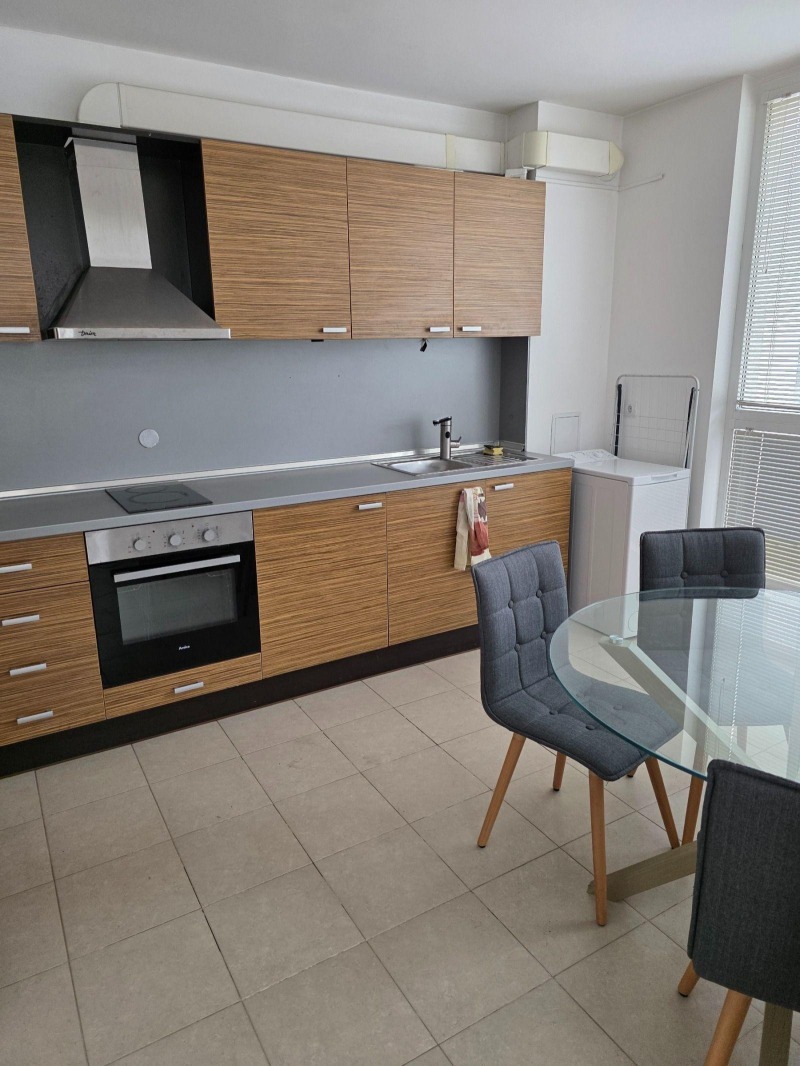 Do wynajęcia  1 sypialnia Sofia , Studentski grad , 140 mkw | 55755840 - obraz [2]
