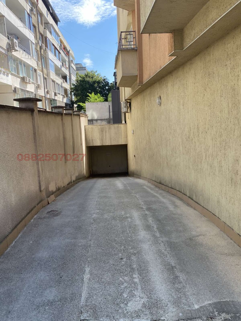 Дава под наем ГАРАЖ, ПАРКОМЯСТО, гр. Варна, Спортна зала