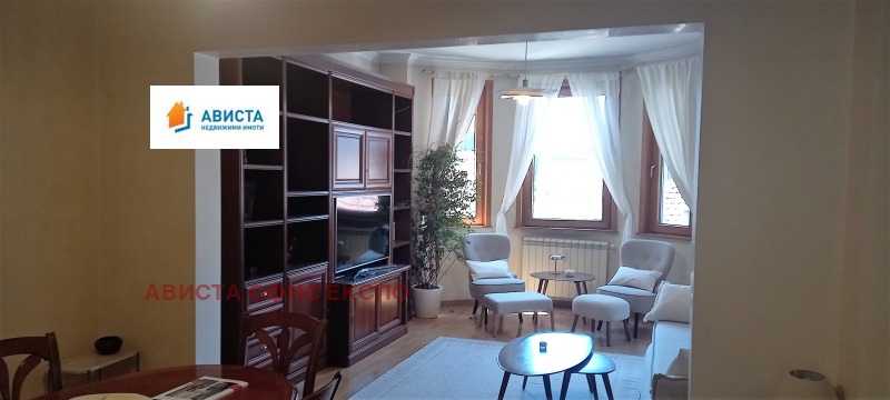 Издаје се  1 спаваћа соба Софија , Центар , 75 м2 | 87628837