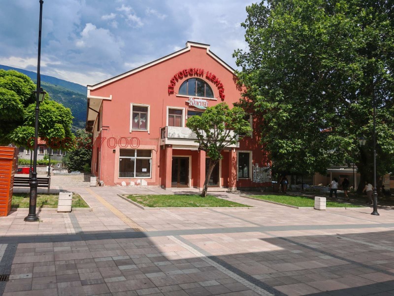 A louer  Bureau région Plovdiv , Karlovo , 990 m² | 53818511