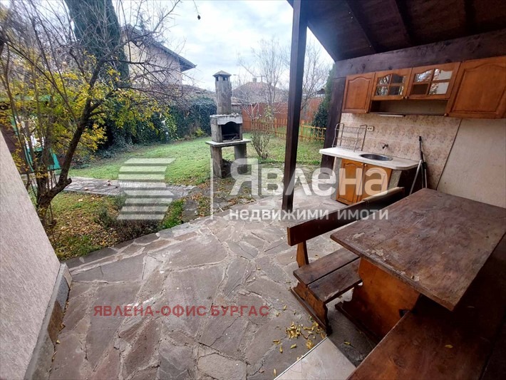 Дава под наем КЪЩА, гр. Поморие, област Бургас, снимка 2 - Къщи - 52808828