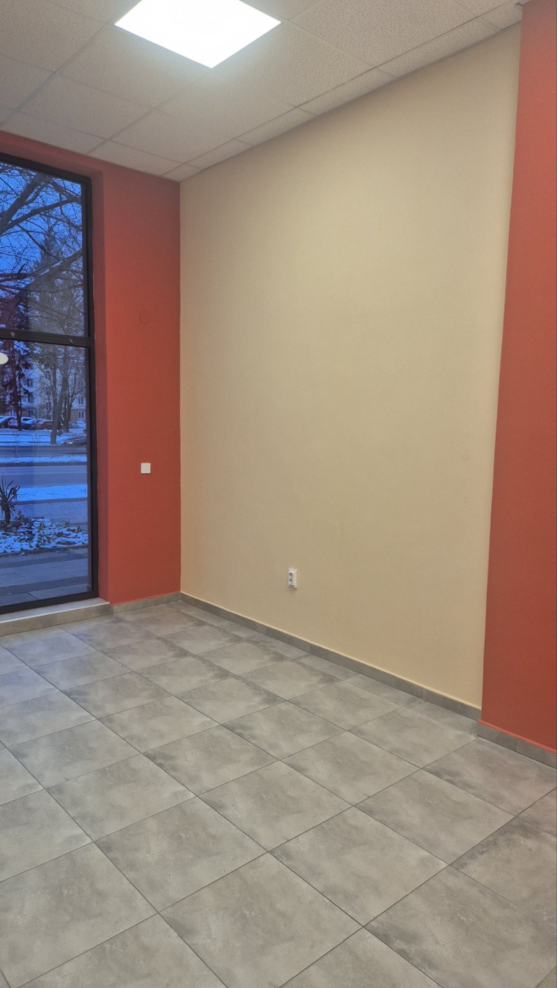 Дава под наем МАГАЗИН, гр. Перник, Изток, снимка 2 - Магазини - 52636699