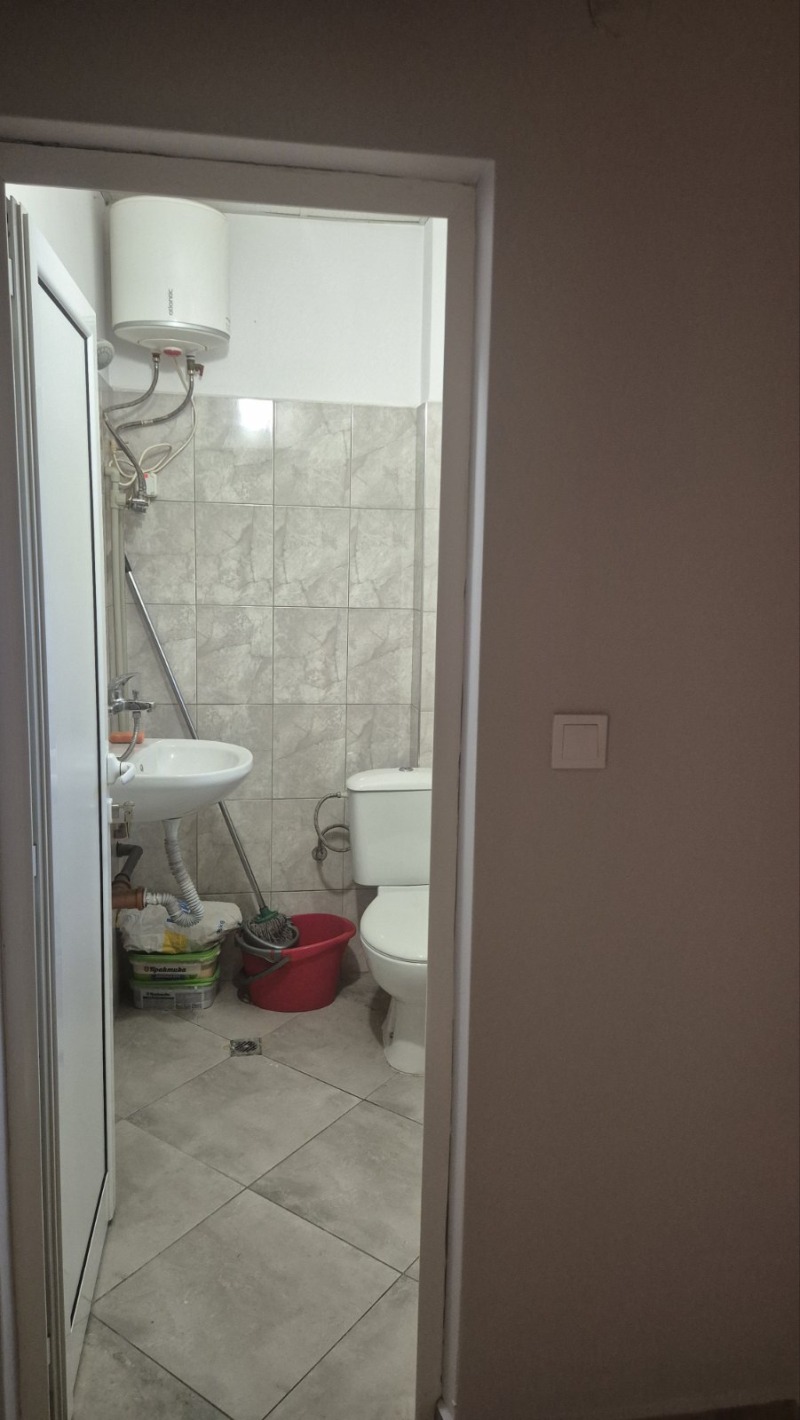 Дава под наем МАГАЗИН, гр. Перник, Изток, снимка 4 - Магазини - 52636699