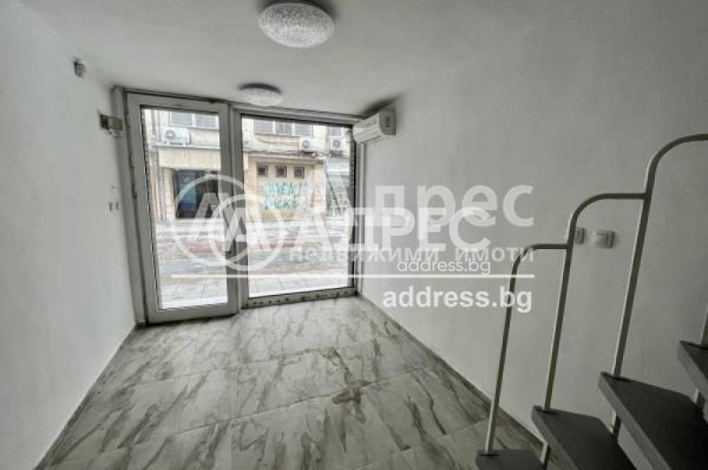 Издаје се  Схоп Софија , Центар , 29 м2 | 97662393