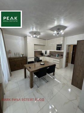 2-стаен град София, Надежда 4