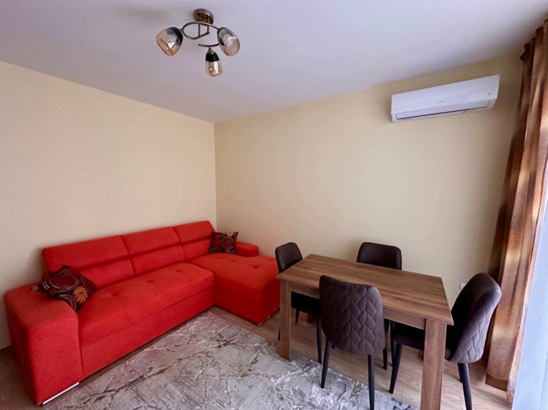 Προς ενοικίαση  1 υπνοδωμάτιο Πλοβδηβ , Μλαδεζκη Χαλμ , 68 τ.μ | 76390128