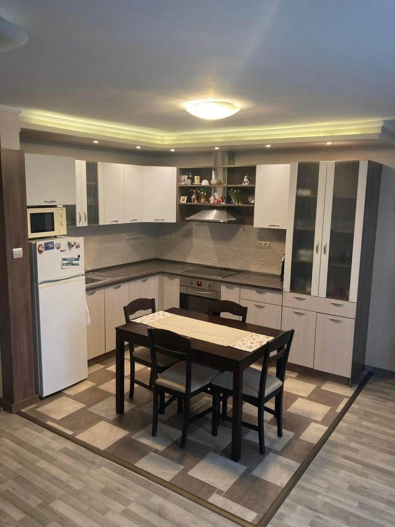 Дава под наем 2-СТАЕН, гр. Варна, Левски 1