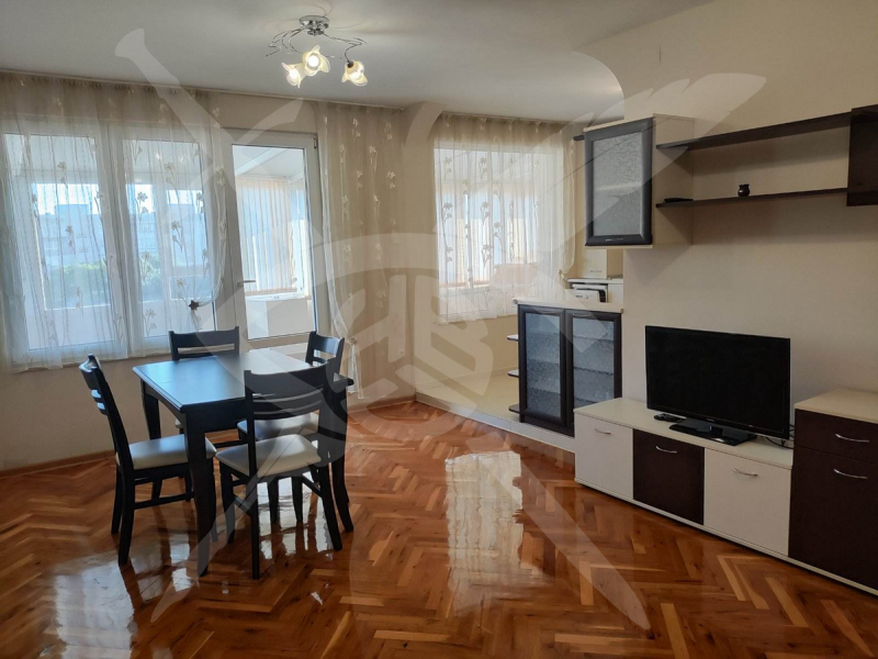 Da affittare  3 camere da letto Varna , Liatno kino Trakiia , 200 mq | 63154951 - Immagine [2]