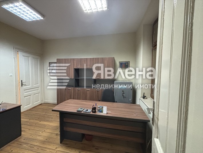 For Rent  Office Plovdiv , Tsentar , 160 sq.m | 63769897